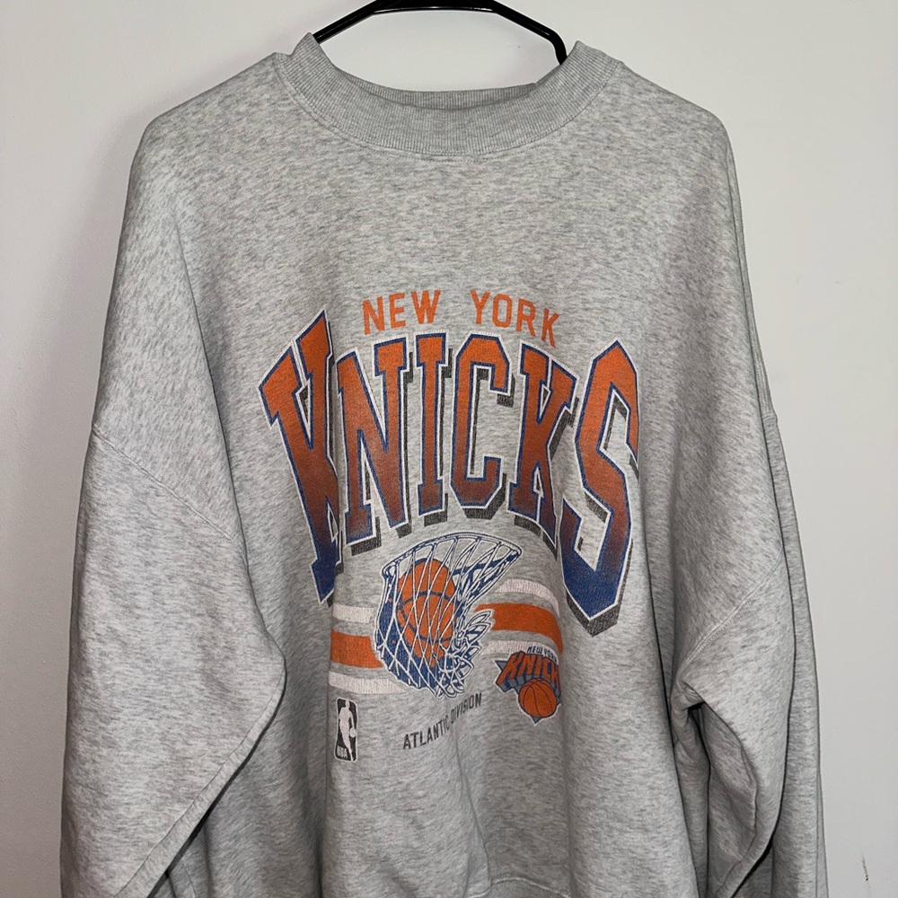 Abercrombie & Fitch New York Knicks Gray Crewneck